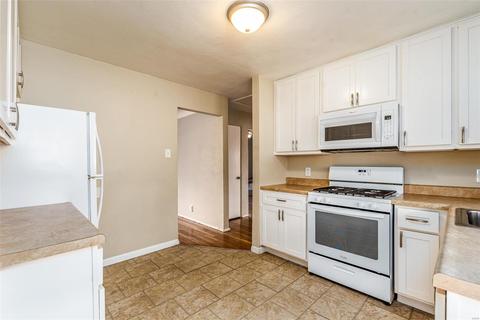 181 Bascom Dr, Saint Louis, MO 63135 photo 11