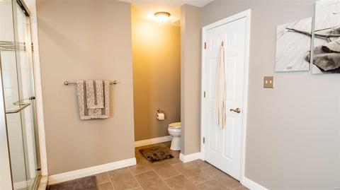 922 Kingsridge Ct, Wildwood, MO 63021 photo 37