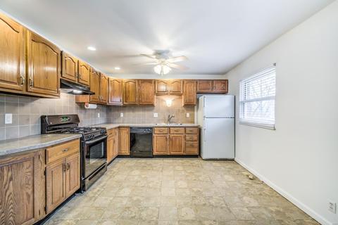 11547 Springford Ct, Bridgeton, MO 63044 photo 9