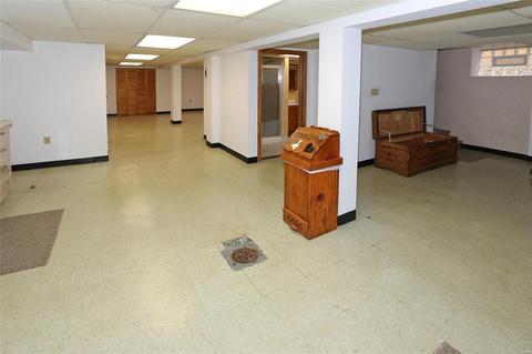 5745 Gresham Ave, Saint Louis, MO 63109 photo 22