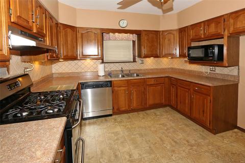 5745 Gresham Ave, Saint Louis, MO 63109 photo 9