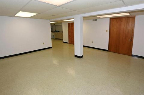 5745 Gresham Ave, Saint Louis, MO 63109 photo 17