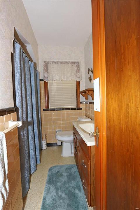 5745 Gresham Ave, Saint Louis, MO 63109 photo 15