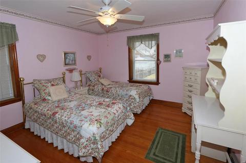 5745 Gresham Ave, Saint Louis, MO 63109 photo 16