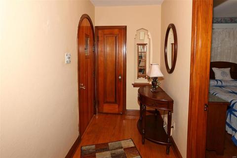 5745 Gresham Ave, Saint Louis, MO 63109 photo 3
