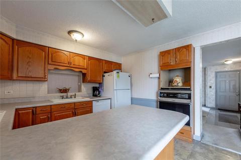 10855 Spring Ave, Saint Ann, MO 63074 photo 11