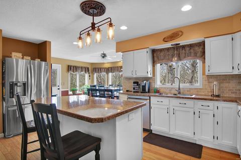 17 Hickory Hill Dr, O'fallon, MO 63366 photo 4