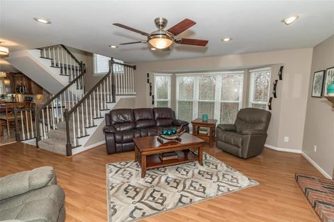 1151 Oak Borough Dr, Ballwin, MO 63021 photo 4