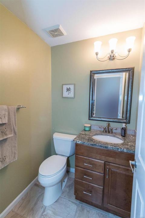1151 Oak Borough Dr, Ballwin, MO 63021 photo 16
