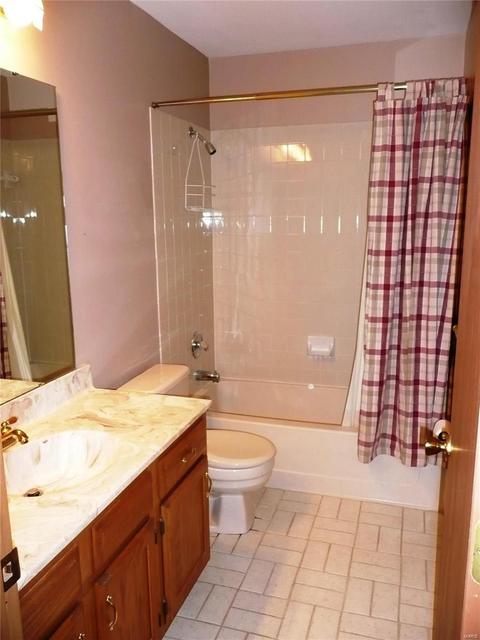1409 Oakhall Manor Ct, Ballwin, MO 63021 photo 10