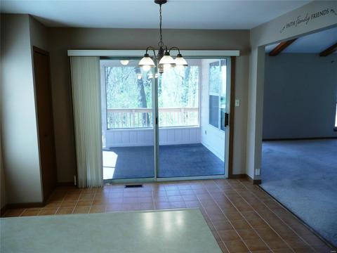1409 Oakhall Manor Ct, Ballwin, MO 63021 photo 9
