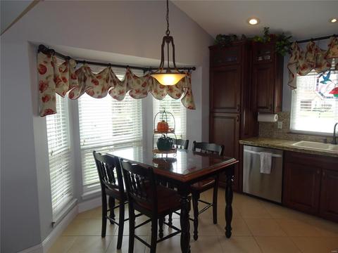 733 Westbrooke Ter, Ballwin, MO 63021 photo 16