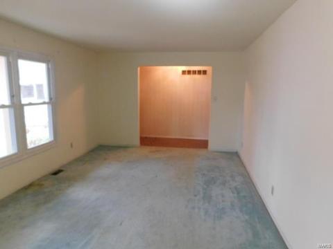300 Oakfield Dr, Ballwin, MO 63021 photo 5