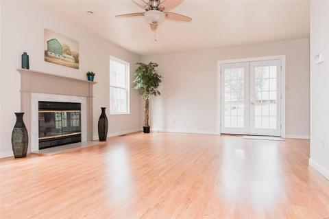 3 Whispering Leaf Ct, O'fallon, MO 63366 photo 4
