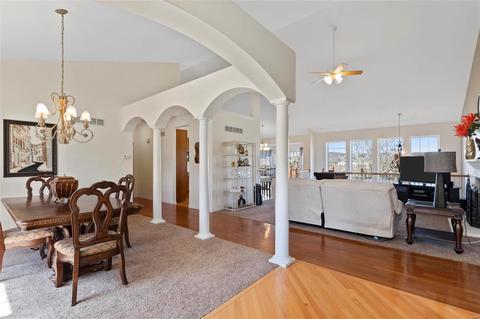 821 Spring Cove Ct, Eureka, MO 63025 photo 5
