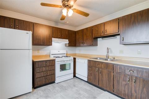 976 Barbizon, Manchester, MO 63021 photo 12