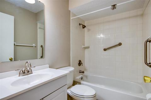 976 Barbizon, Manchester, MO 63021 photo 17