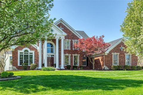 340 Galahad Dr, Weldon Spring, MO 63304 photo 2