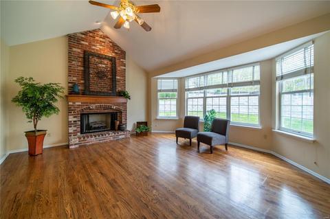 294 Dickens Farm Ln, Ballwin, MO 63021 photo 10