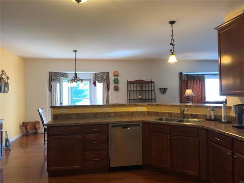 6540 Devonhurst Dr, Saint Louis, MO 63129 photo 5