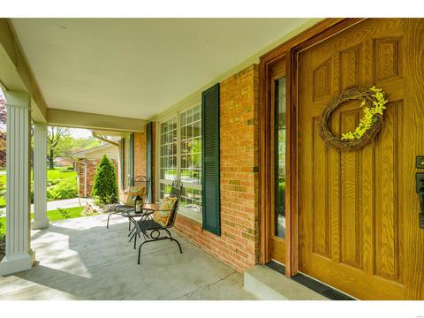 331 Northmoor Dr, Ballwin, MO 63011 photo 2