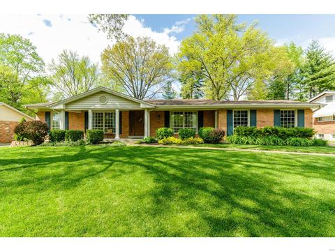 331 Northmoor Dr, Ballwin, MO 63011 photo 1