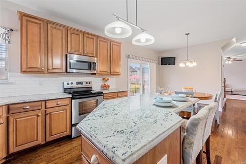 303 Durham Meadows Dr, O'fallon, MO 63368 photo 5