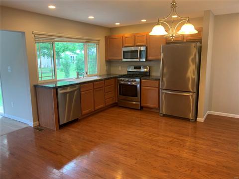 516 Blazedwood Dr, Ballwin, MO 63021 photo 6
