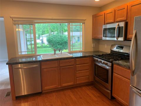 516 Blazedwood Dr, Ballwin, MO 63021 photo 7