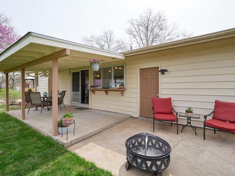 537 Arborwood Dr, Ballwin, MO 63021 photo 3