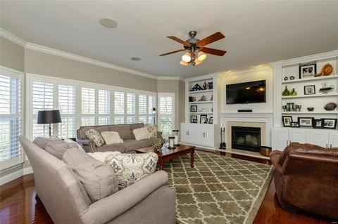 364 Carr Manor Ct, Ballwin, MO 63021 photo 2