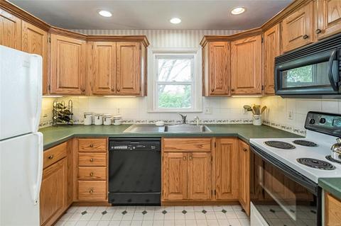 3366 Fee Fee Rd, Bridgeton, MO 63044 photo 9