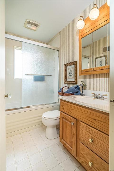 3366 Fee Fee Rd, Bridgeton, MO 63044 photo 12