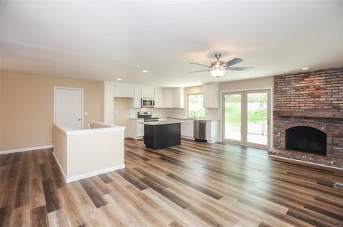 762 La Feil Dr, Manchester, MO 63021 photo 2