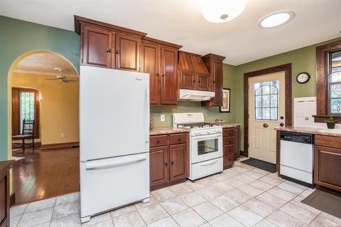 244 E Jackson Rd, Saint Louis, MO 63119 photo 9