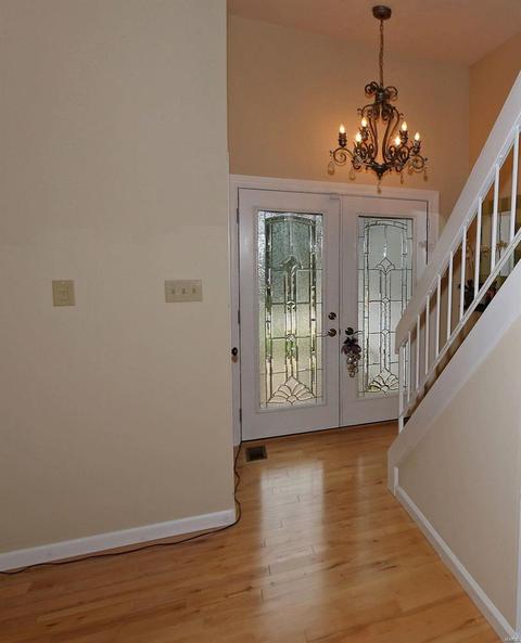 567 Enchanted Pkwy, Manchester, MO 63021 photo 2
