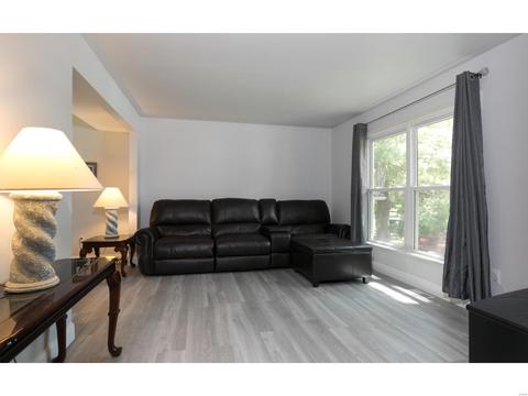 355 Palermo, Ballwin, MO 63021 photo 11