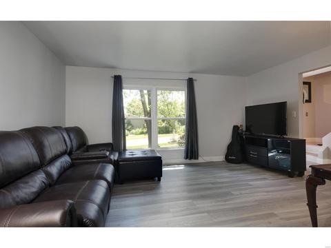 355 Palermo, Ballwin, MO 63021 photo 12