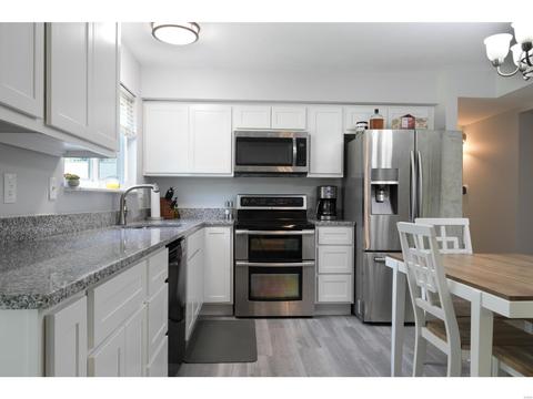 355 Palermo, Ballwin, MO 63021 photo 19