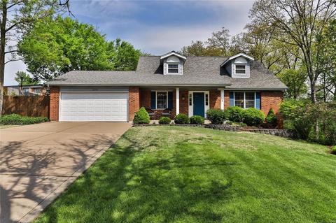 296 Oak Pass Ct, Ballwin, MO 63011 photo 2