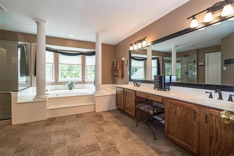 828 Castle Pines Dr, Ballwin, MO 63021 photo 25
