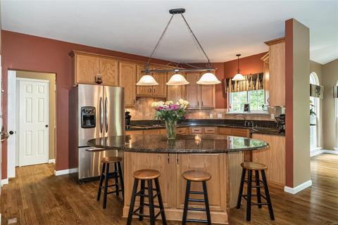 828 Castle Pines Dr, Ballwin, MO 63021 photo 16
