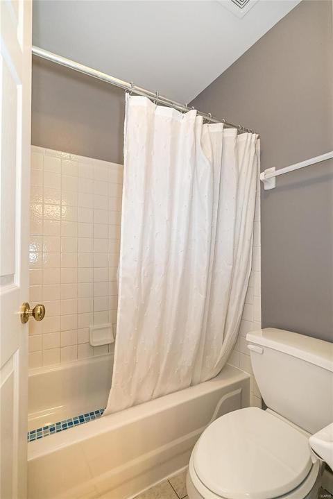 828 Castle Pines Dr, Ballwin, MO 63021 photo 32