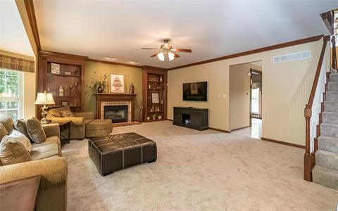 828 Castle Pines Dr, Ballwin, MO 63021 photo 8