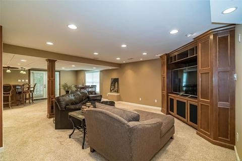 828 Castle Pines Dr, Ballwin, MO 63021 photo 37