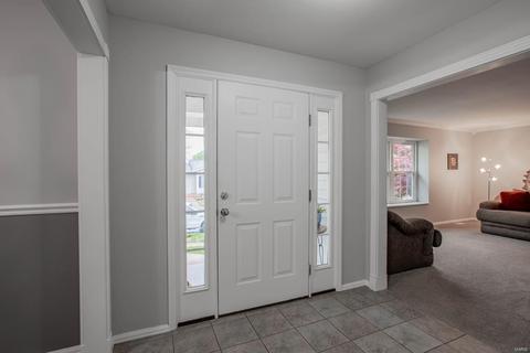457 Melanie Meadows Ln, Ballwin, MO 63021 photo 2