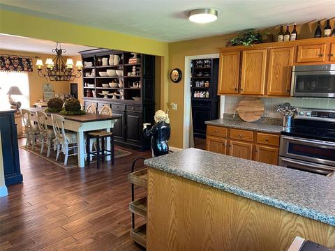 894 Rusticmanor Cir, Ballwin, MO 63011 photo 17