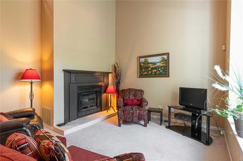 268 Carmel Woods Dr, Ellisville, MO 63021 photo 4