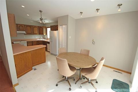 11706 Devonshire Ave, Saint Louis, MO 63131 photo 5