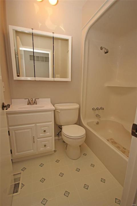11706 Devonshire Ave, Saint Louis, MO 63131 photo 11
